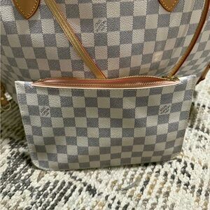 Louis Vuitton Neverfull